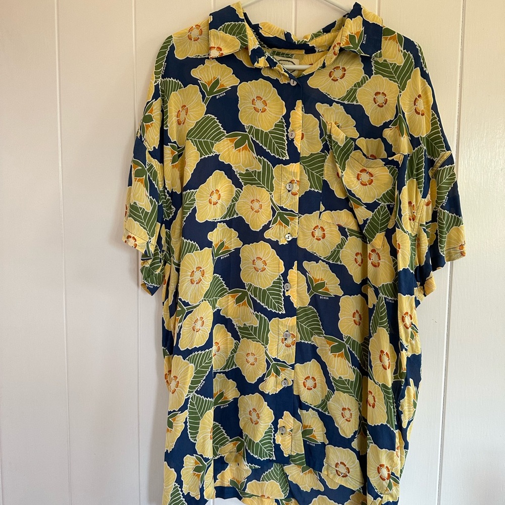 Benoa Aloha Shirt ilima print Size Large brand new with tags